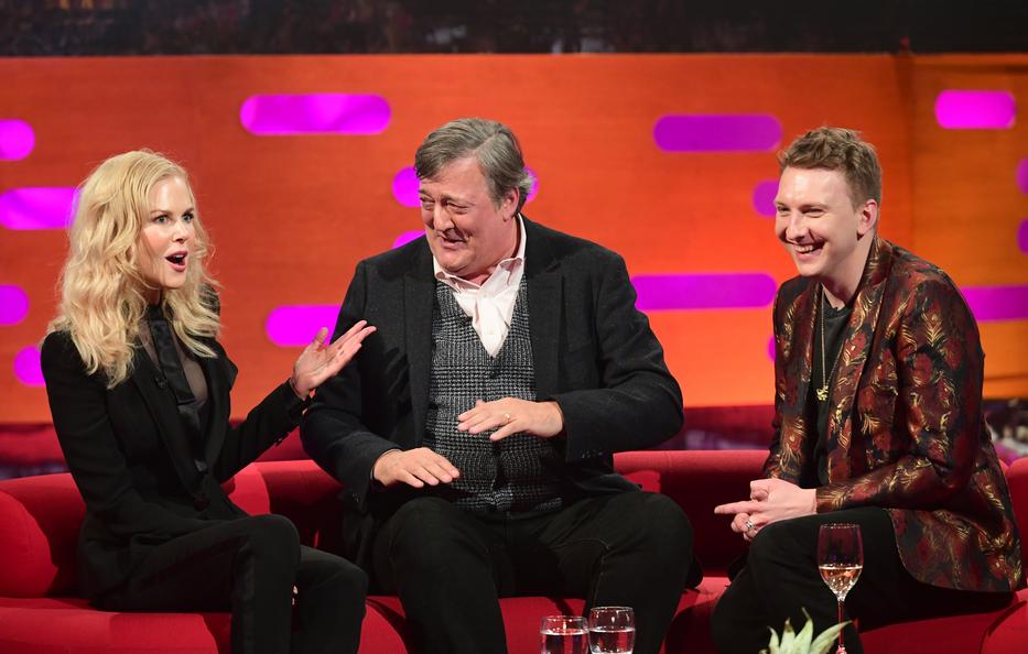 Joe Lycett (jobbra), angol humorista a BBC egyik televíziós adásában / Fotó: Ian West /PA Wire/PA Images