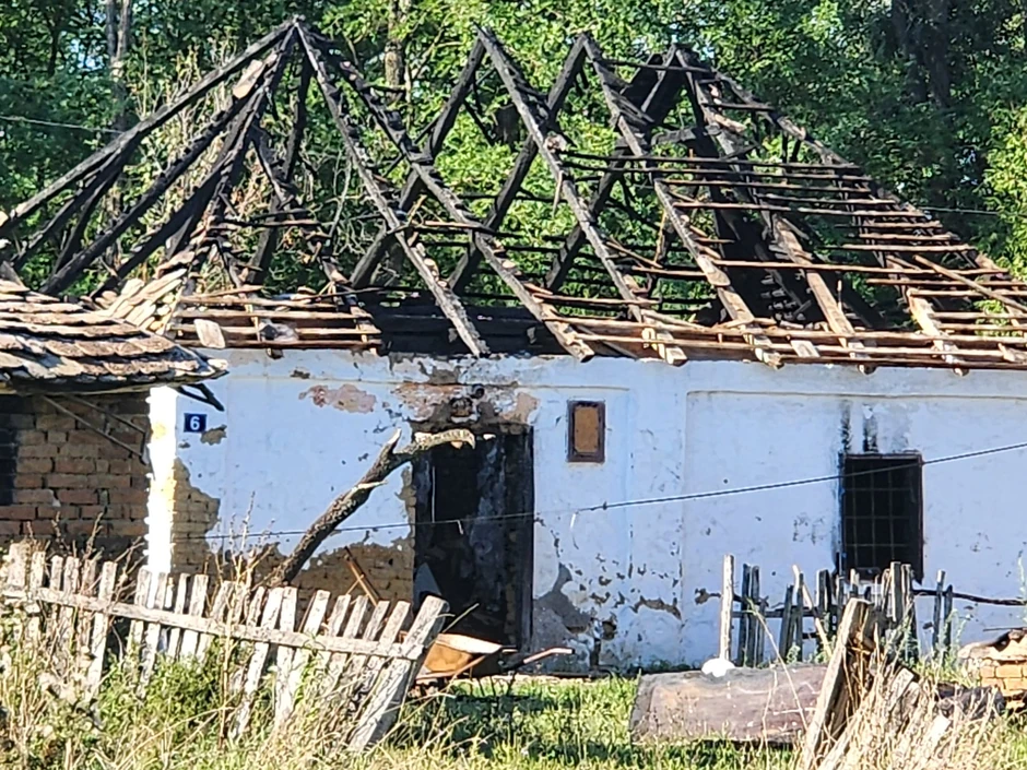 Kuća koju je zapalio osumnjičeni Srđan 