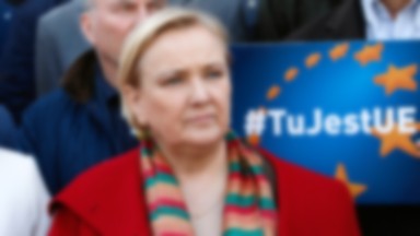 Zdjęcia na szubienicach nie są groźbą? Róża Thun: Skandal, prokuratura pokazała partyjną twarz