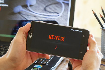 Netflix testuje droższy abonament. Może to być bat na dzielących konta