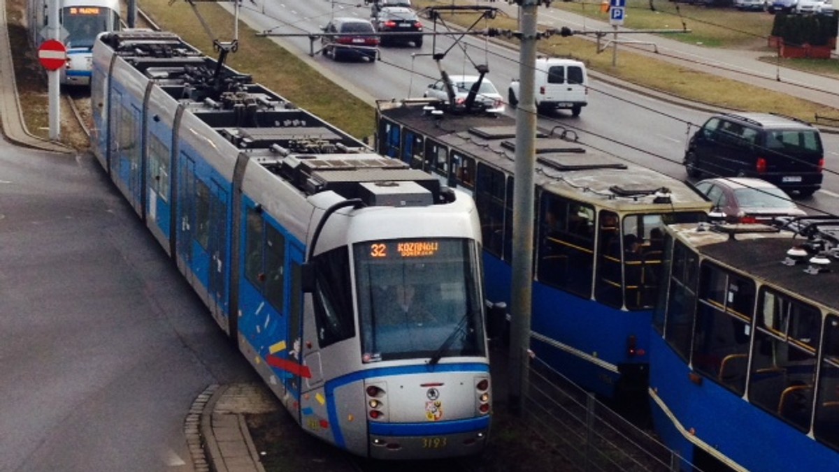 Wraz z wakacyjnym rozkładem jazdy we Wrocławiu, tramwaje typu skoda 19 T zaczną kursować także na innych liniach, niż obecnie. Dzięki temu, jak przekonują przedstawiciele MPK, zwiększy się liczba kursów obsługiwana przez pojazdy klimatyzowane i niskopodłogowe.