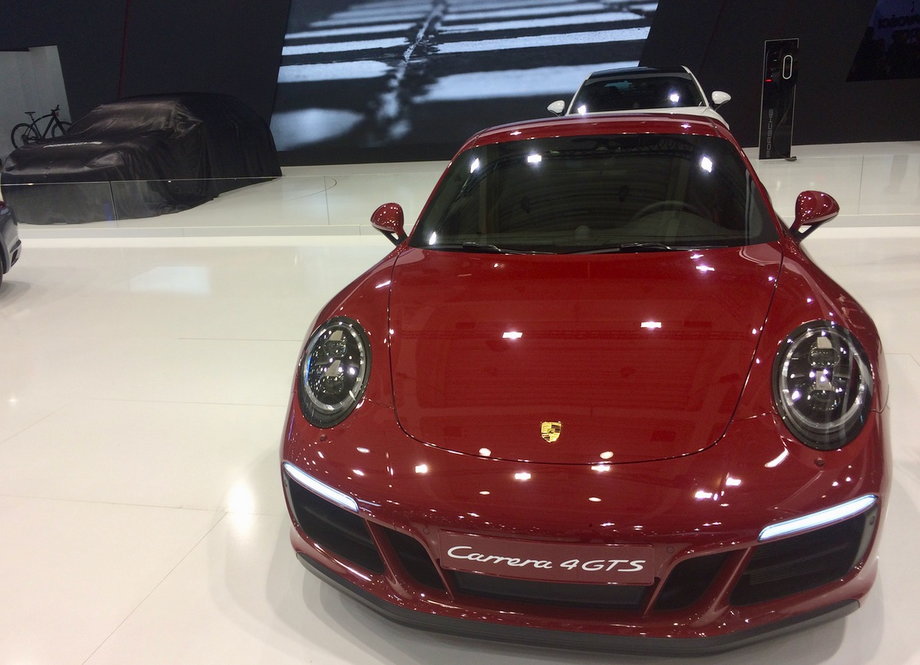 Porsche prezentuje m.in. model 911 Carrera 4 GTS. 