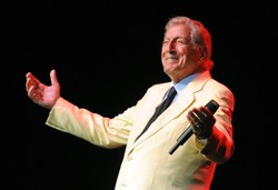 Tony Bennett znów nagrywa duety, ale latynoskie