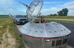 Kosmiczna kontrola drogowa. Policja zatrzymała "UFO"