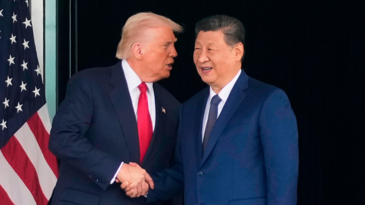 Donald Tramp i Si Đinping uoči samita u Busanu, Južna Koreja, 30. oktobra 2025.