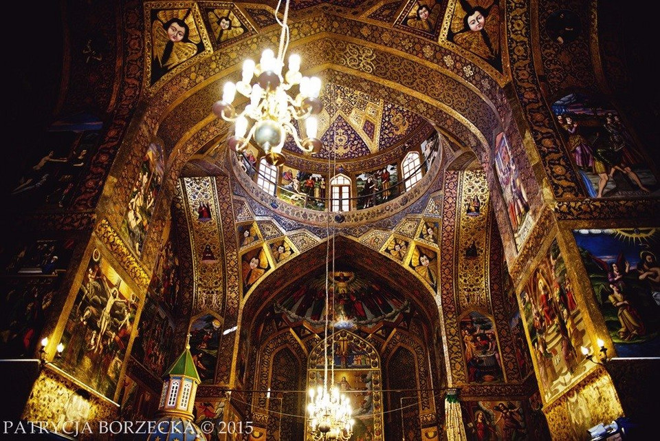 Chrześcijańska Katedra Vank w Isfahanie, położona kilkanaście metrów od muzułmańskich meczetów. Isfahan, Iran,  2015