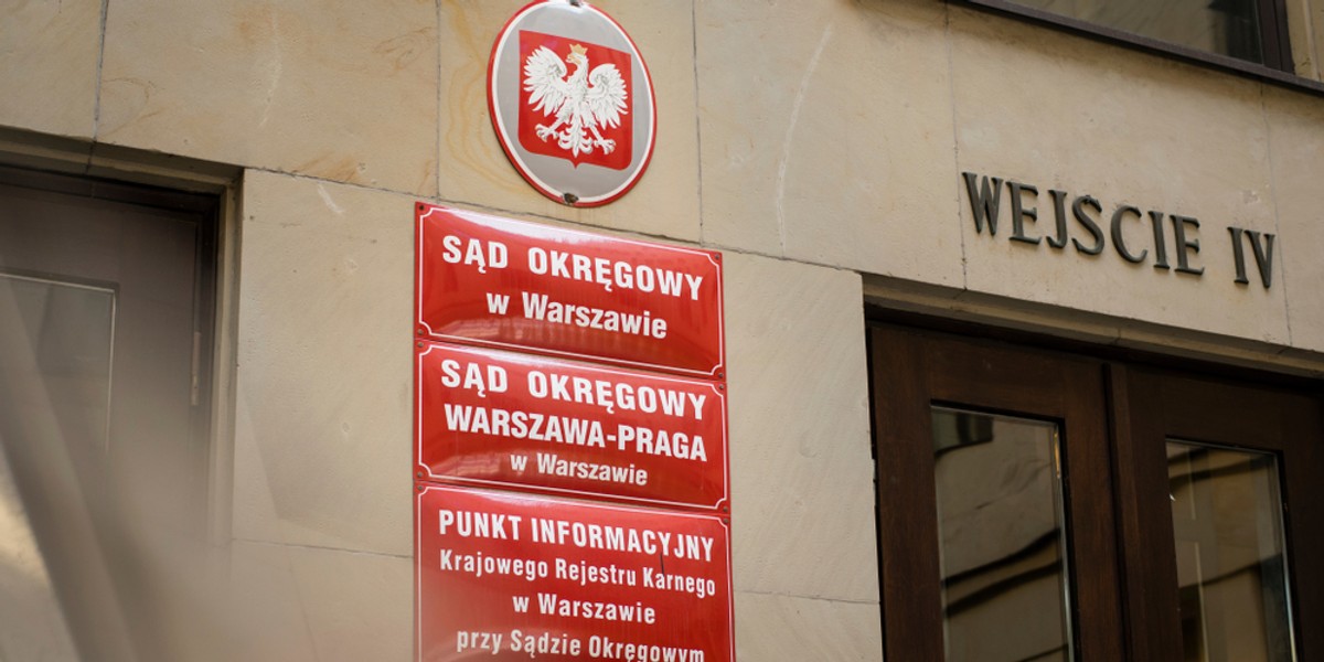 Ubezpieczyciel padł ofiarą czwórki menedżerów, którzy inwestowali pieniądze tak, by zarabiał ktoś inny - pisze "Puls Biznesu".