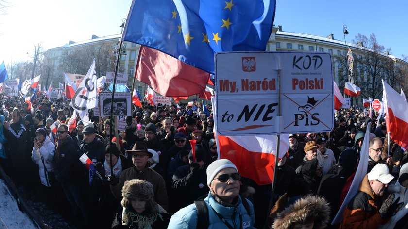 Manifestacje KOD w całej Polsce i poza jej granicami