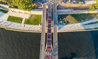 Kładka łączy Kazimierz z Ludwinowem. 130 metrów nowej trasy dla pieszych i rowerzystów