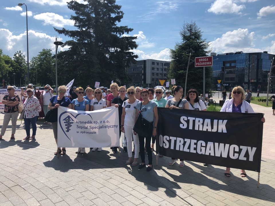 Strajk pielęgniarek i położnych w Kielcach