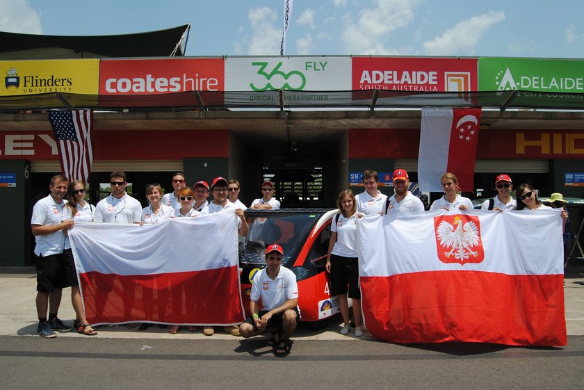 Łódź Solar Team w Australii 