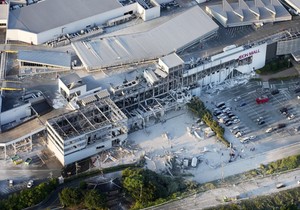 Ljudi su zarobljeni u tržnom centru posle razornog zemljotresa u Japanu