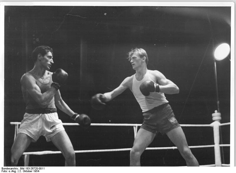 Zbyszek Pietrzykowski (z prawej) - razem z nim i kilkoma innymi chłopakami w 1958 r. zdobyliśmy wicemistrzostwo Polski w drużynie