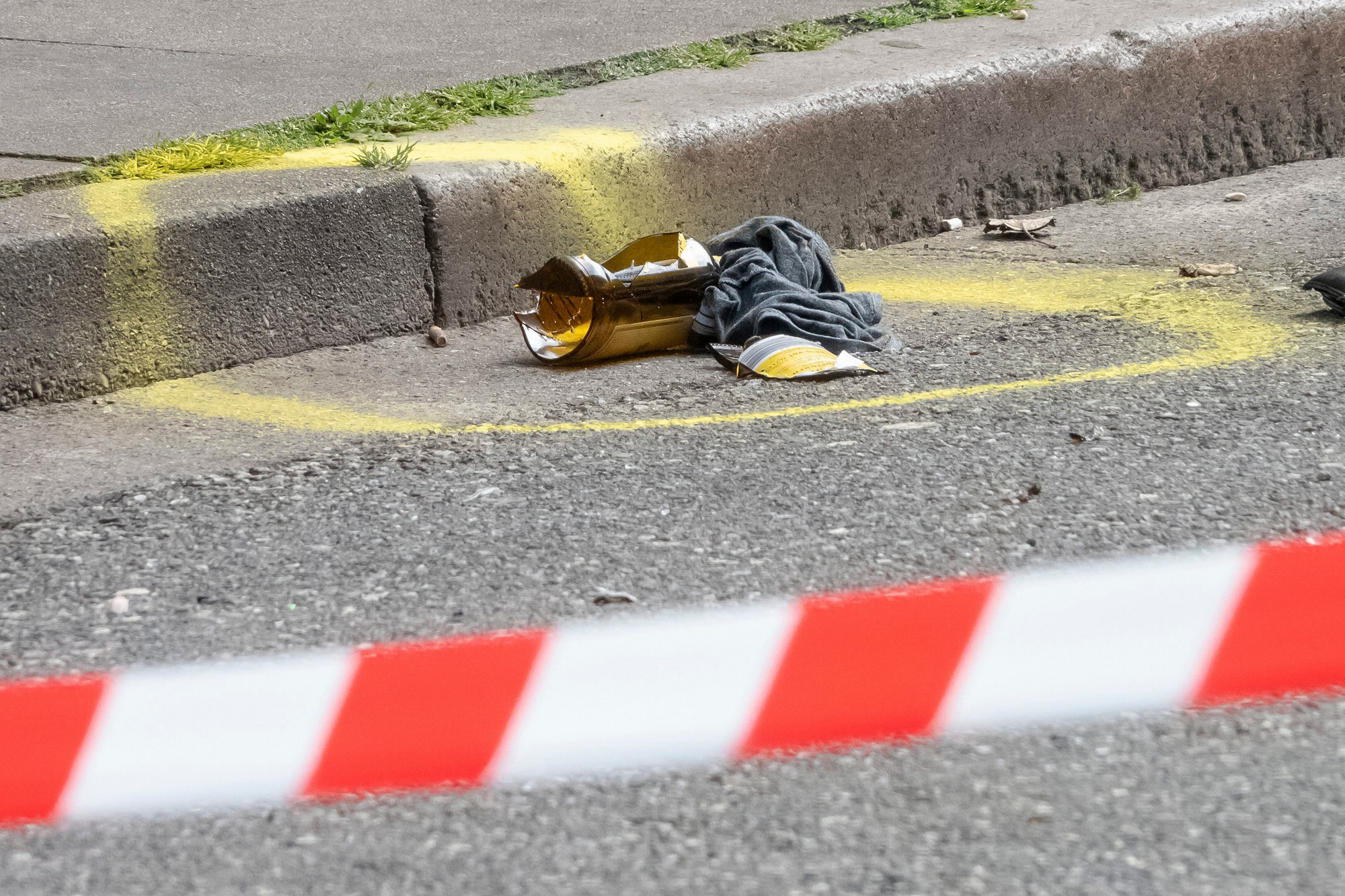 Polícia postrelila muža, ktorý ju v Hamburgu ohrozoval sekerou.