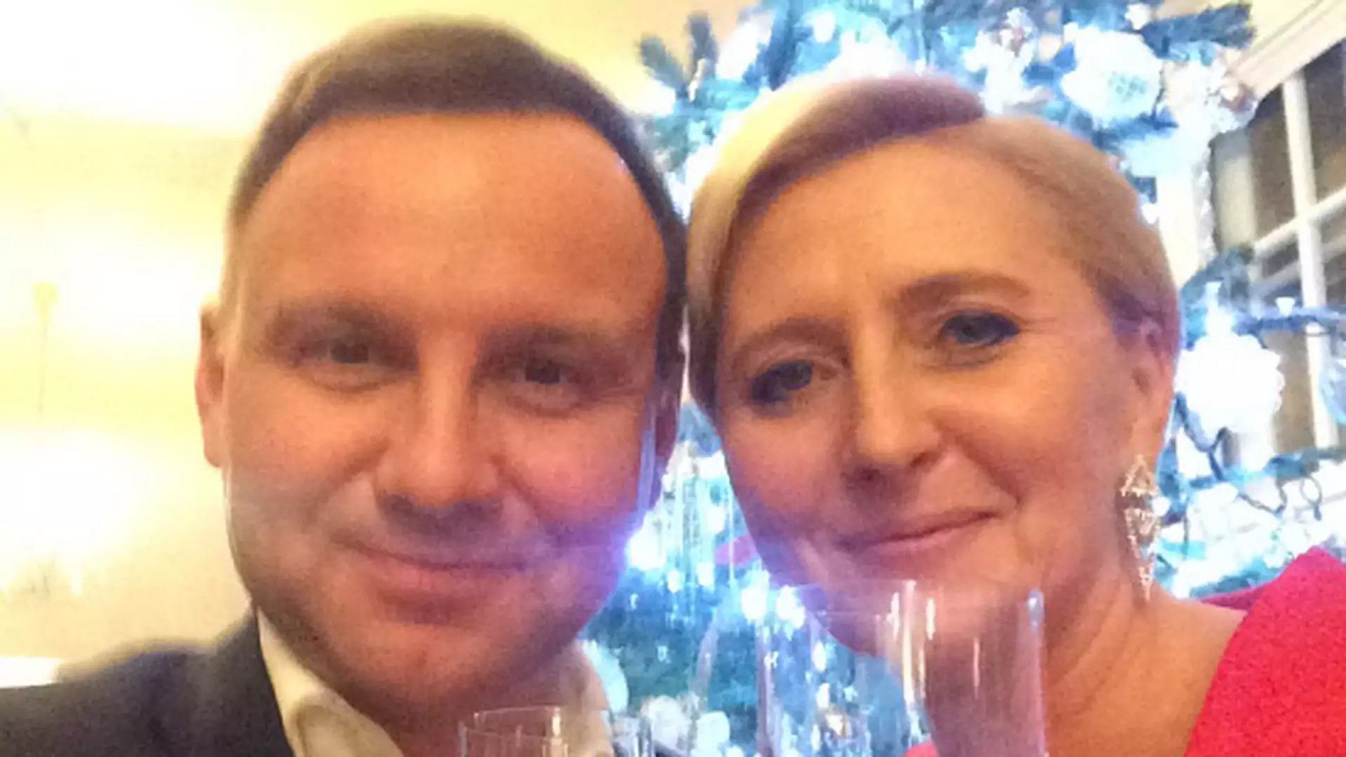Prezydent zamieścił selfie z żoną i podziękował uczestnikom "Sylwestra z Andrzejem Dudą"