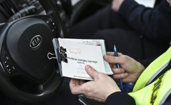 Trzecia tablica rejestracyjna już od stycznia. Ministerstwo po cichu zmieniło prawo