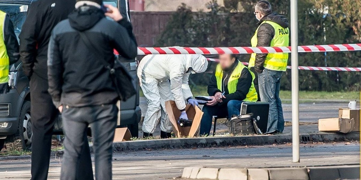 Policjanci kroczyli ścieżką śmierci, ale to bandyta mógł zginąć pierwszy!