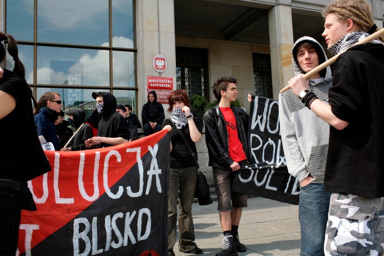 Naprzeciwko narodowców stanęli anarchiści