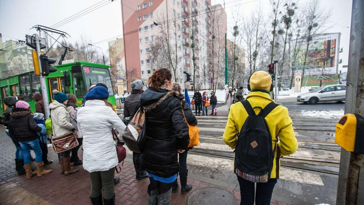 Zarząd Dróg Miejskich znów kupuje przyciski sterownicze dla pieszych. Ogłoszono właśnie przetarg na 400 nowych urządzeń, bo poprzednie się zepsuły, bądź zostały zniszczone.