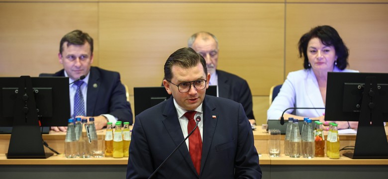 Nocny wpis posła PiS. Grzmi o zdradzie