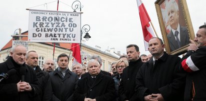 Kaczyński ukrywa fakty o Smoleńsku. Podjął decyzję