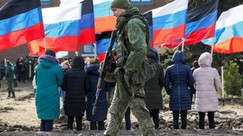 Separatists claim to have seized 2 small towns in eastern Ukraine