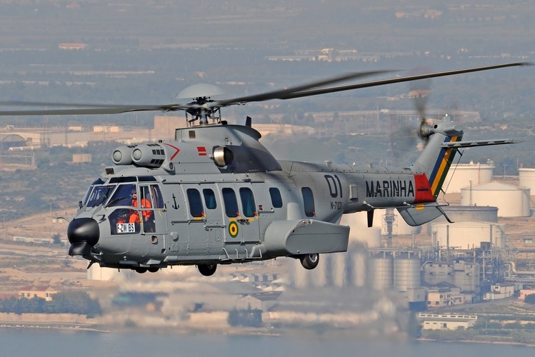 EC725 Eurocopter będzie konkurować ze słynnym amerykańskim 'Black Hawkiem' w przetargu na wielozadaniowy śmigłowiec dla Polskich Sił Zbrojnych.