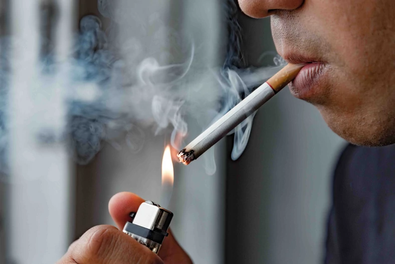 W klasycznych papierosach dym to znacznie więcej niż tylko nikotyna