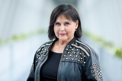 Miała trzech mężów, mówi, że jest 'kobietą domową'. Jaka prywatnie jest Elżbieta Jaworowicz?