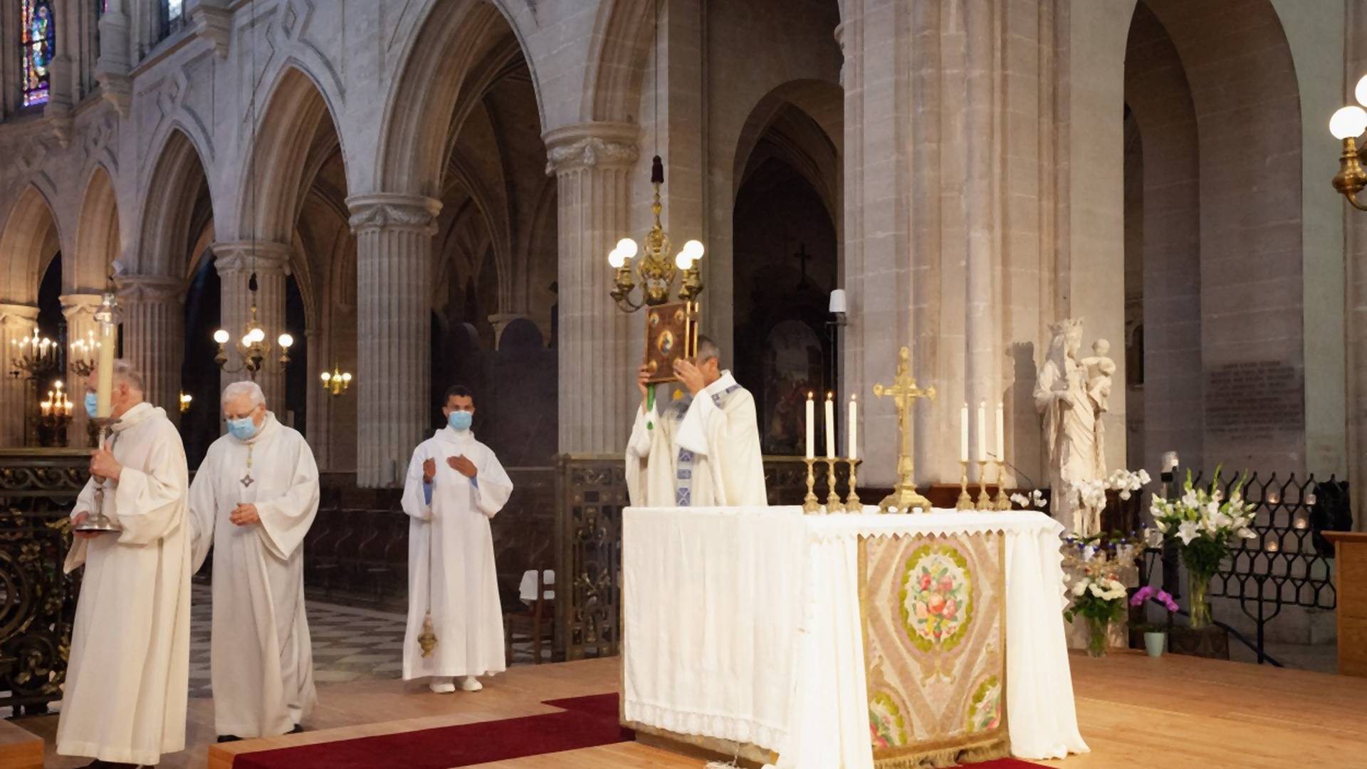 Nezapaćen zločin u Francuskoj - katolički sveštenici silovali više od 216.000 dece