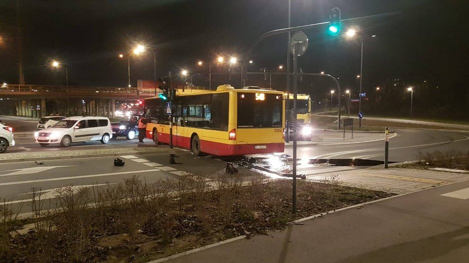 Autobus stoczył się z krańcówki