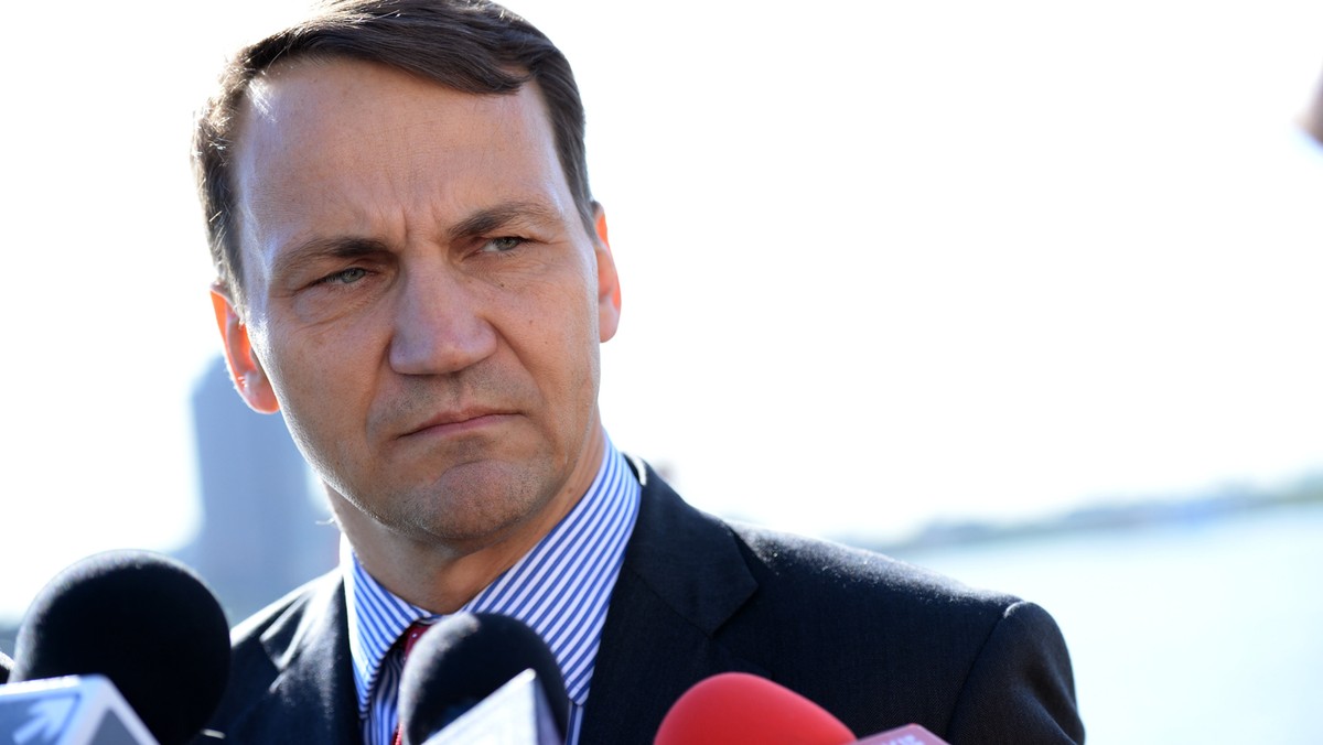 Minister spraw zagranicznych Radosław Sikorski powiedział dziś w Nowym Jorku, że w sprawie umowy stowarzyszeniowej z UE Ukraina "musi jeszcze przyspieszyć na ostatnim okrążeniu" i wypełnić warunki postawione przez Unię Europejską.