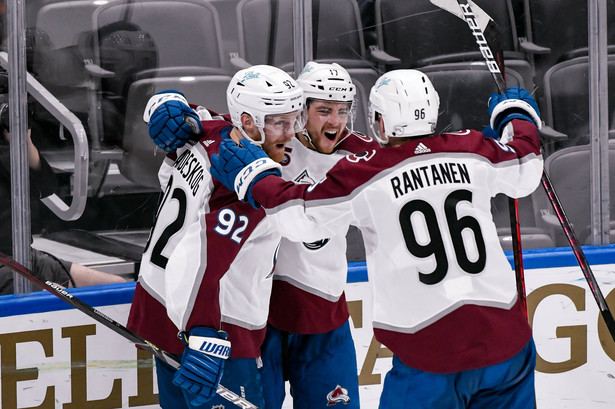 Radość hokeistów Colorado Avalanche