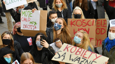 Protesty kobiet za granicami Polski. Polonia solidarna z rodaczkami