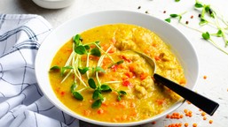 seniorzy powinni sięgać po tę przyprawę regularnie. wzmacnia stawy i poprawia pracę wątroby