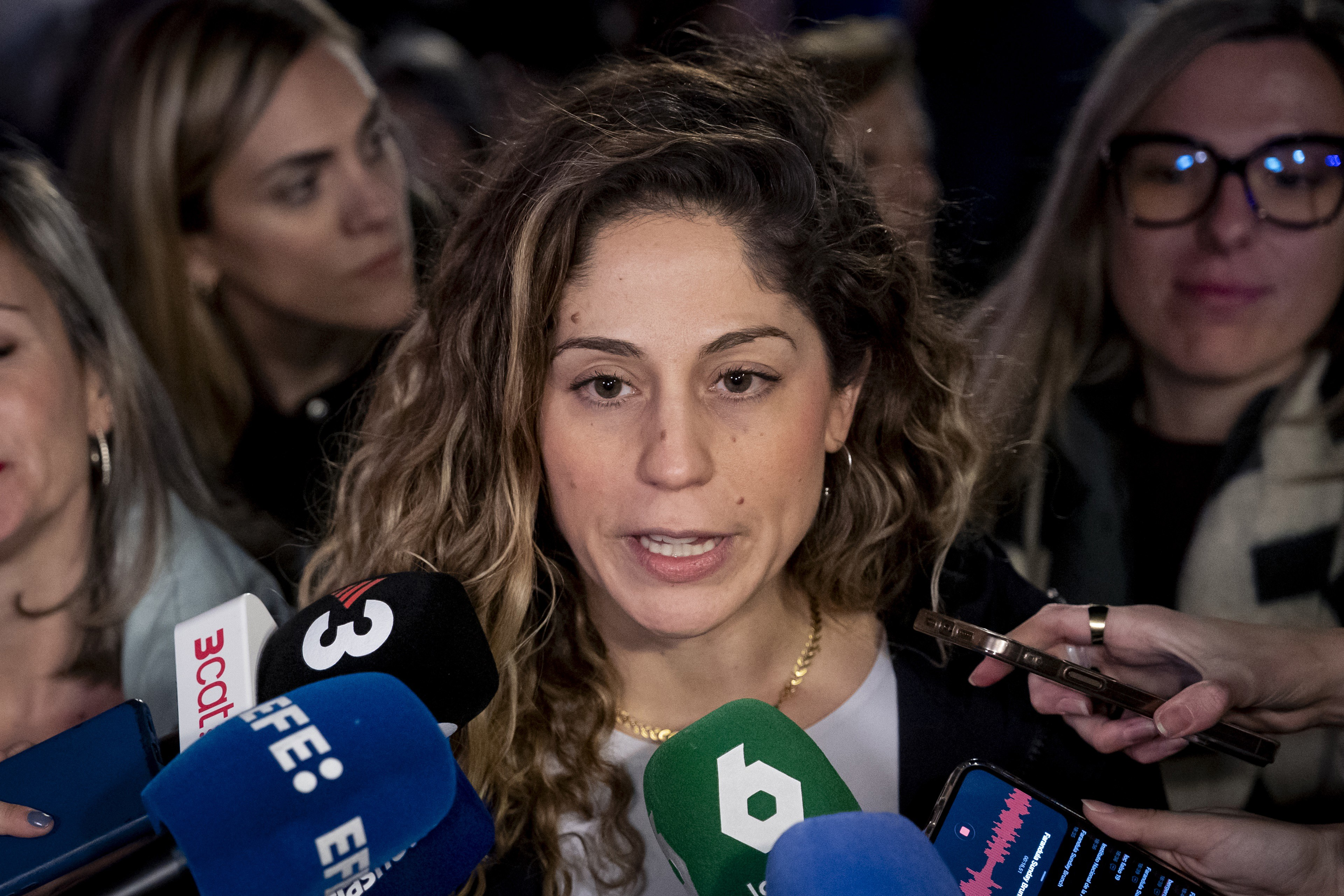 Sumar exige la dimisión de Feijóo por mentir sobre mensajes de la dana