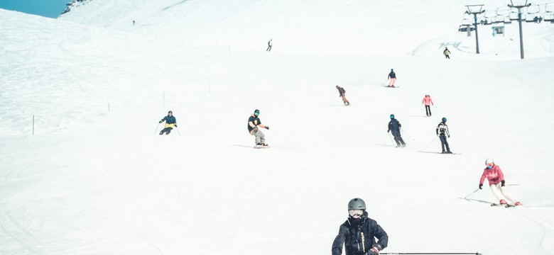 Zmiana terminów ferii zimowych. Rodzice protestują, MEN tłumaczy