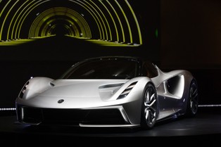 Oto Lotus Evija, najmocniejsze auto świata. Kosztuje tylko... 2,1 mln dolarów [ZDJĘCIA]