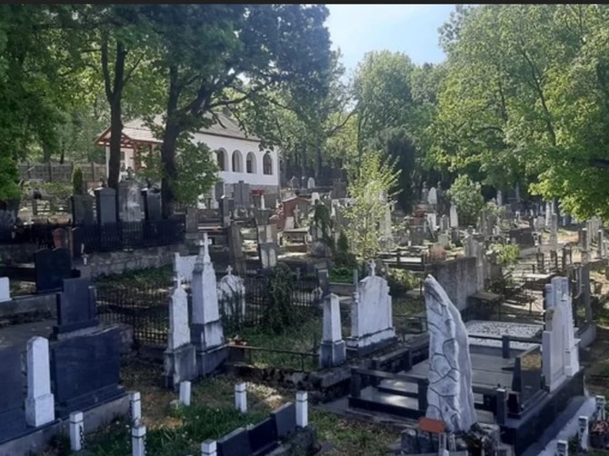 Evo gde su zaista sahranjeni roditelji Nikole Tesle i kako izgledaju njihovi grobovi