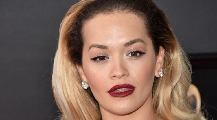 Rita Ora totál pucér képet posztolt magáról