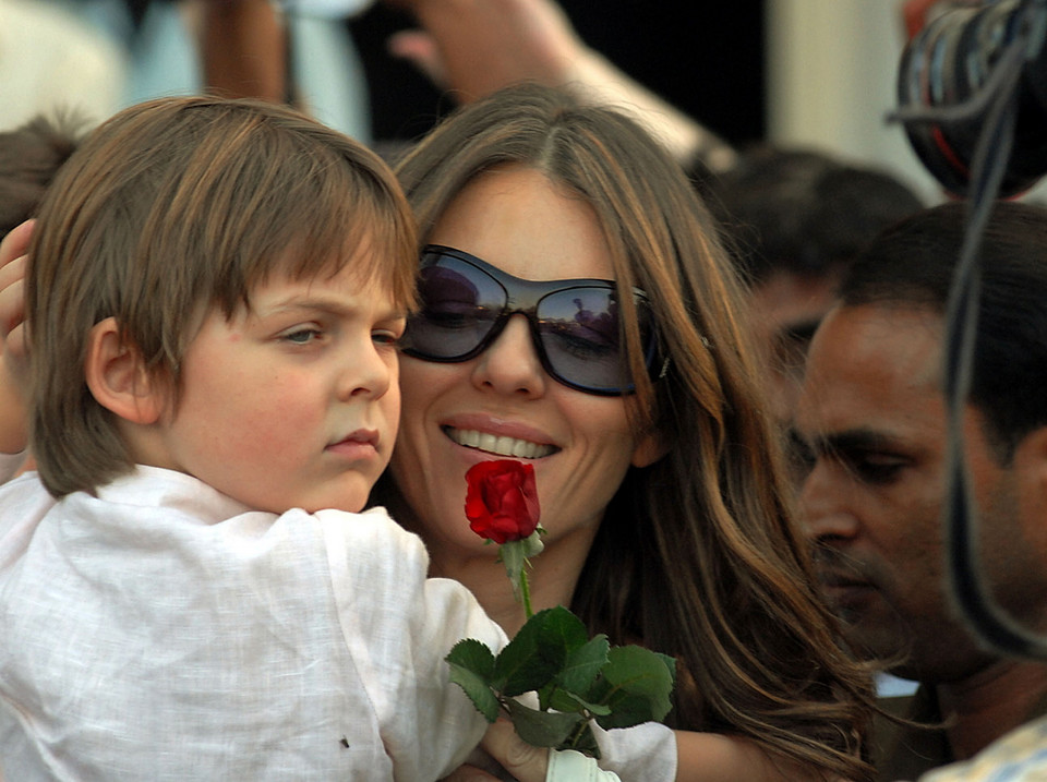 Elizabeth Hurley 