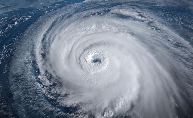 Z powodu braku siły Coriolisa zupełnie zniknęłyby huragany