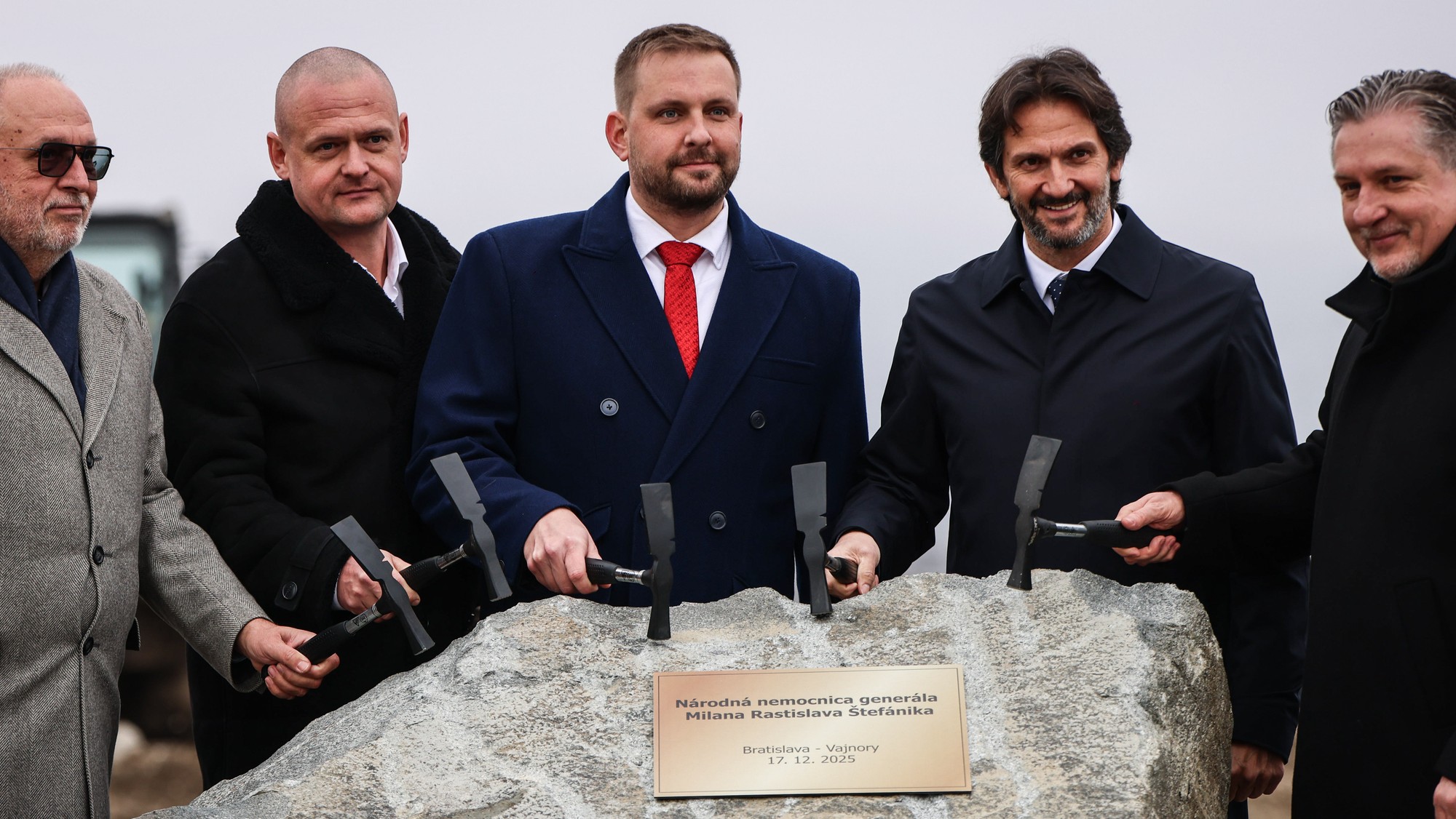 Oficiálny začiatok stavby novej Národnej nemocnice vo Vajnoroch.