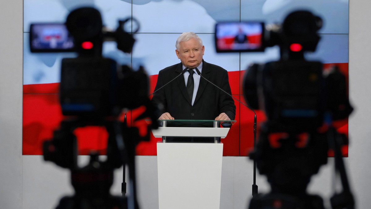 Jarosław Kaczyński podczas oświadczenia dla mediów