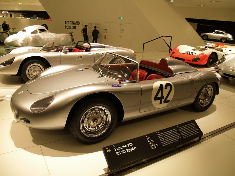 Muzeum Porsche w Stuttgarcie