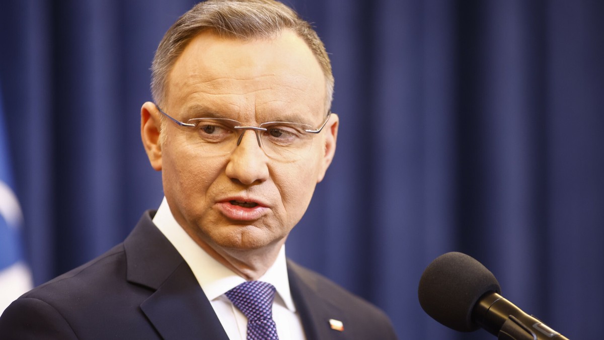 Andrzej Duda chce zatrzymać ruch Donalda Tuska. "To dla niego rubikon"