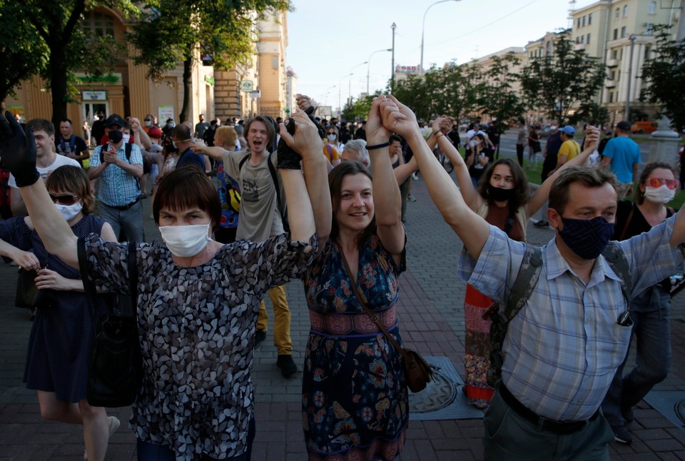 Białoruś. Protesty zorganizowane przez opozycję stłumione przez policję