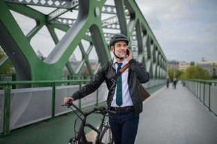 Samochód królem transportu w USA. Dlaczego Amerykanie unikają rowerów?