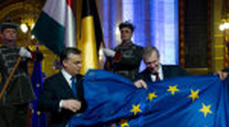 Zászlóbontás az EU-elnökségben