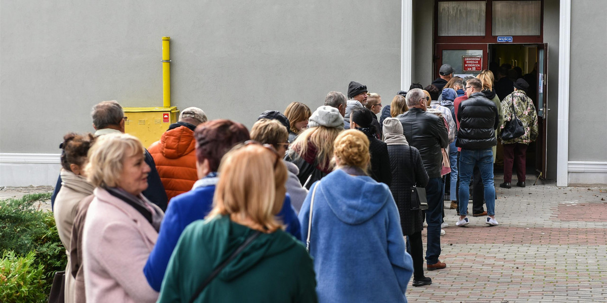 Wybory 2023. Jak głosowały kobiety, a jak mężczyźni?